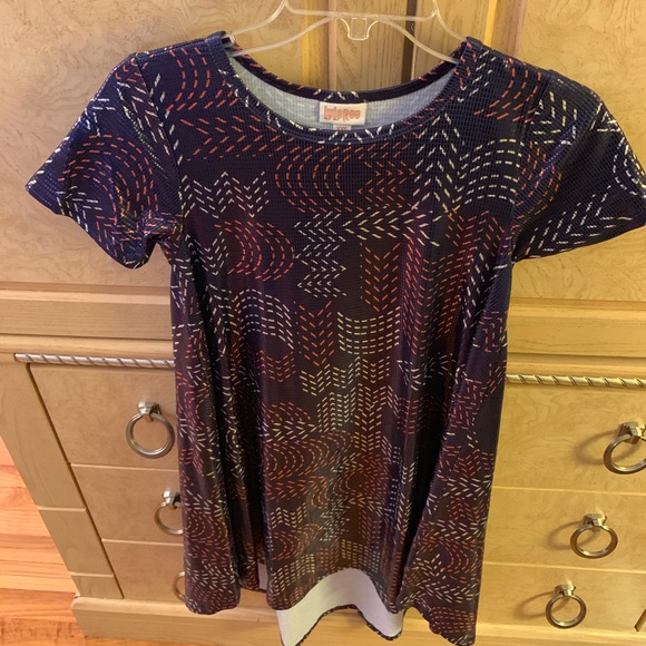 Elegant Carly - Picture 2 of 3